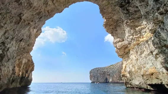 Lawatan Sehari Sewaan Peribadi Gua Biru Malta + Bandar Lama Mdina + Tebing Dingli + Bandar Lama Valletta
