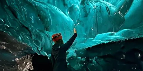 冰島雷克雅未克-藍湖溫泉-冰島國會大廈-中文司導私享行