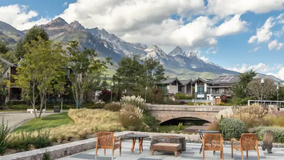 [Lijiang Mediterran Resort · Tang'an Holiday Hotel (Mediterran International Holiday Resort)] Wo Berge auf historischen Charme treffen – Entspannen Sie in ausgewählten Zimmern mit umfangreichen Vergünstigungen