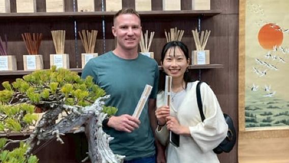 Нара: выберите развлечение по изготовлению палочек для еды из дерева
