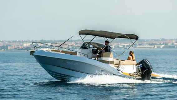 ★ Zadar: Speedboat Tour to 3 Islands with Swim & Drinks