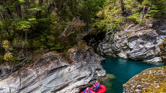 New Zealand Glenorchy Dart River Funyak canoeing experience/speedboating