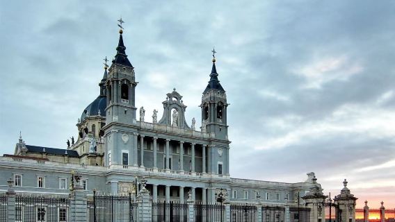 Sepanyol Madrid - Istana Diraja Madrid - Kuil Debod - Bandar Lama - Sewaan peribadi berbahasa Cina - Nikmati sepenuhnya