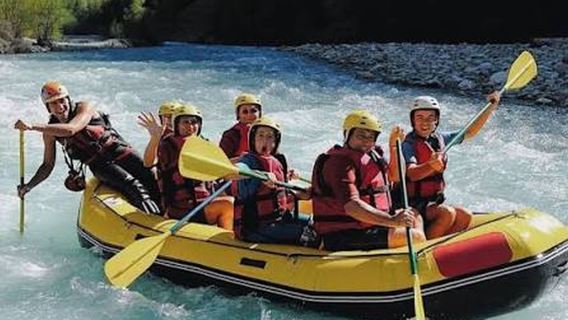 Batumi: Rafting, aguas termales y tour de un día en Nokalakevi