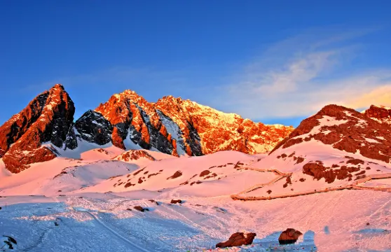 麗江玉龍雪山+冰川公園大索道+藍月谷一日遊+8人團+可選日照