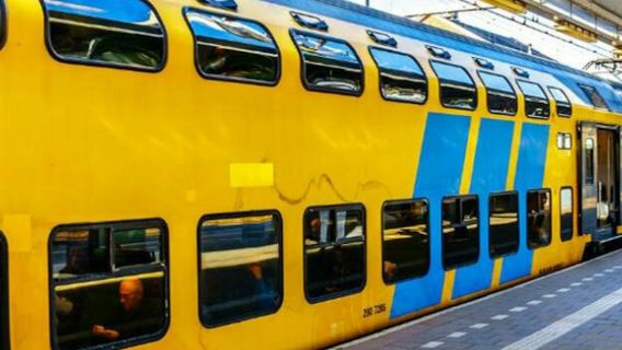 Efteling: Train + Bus To/From Amsterdam