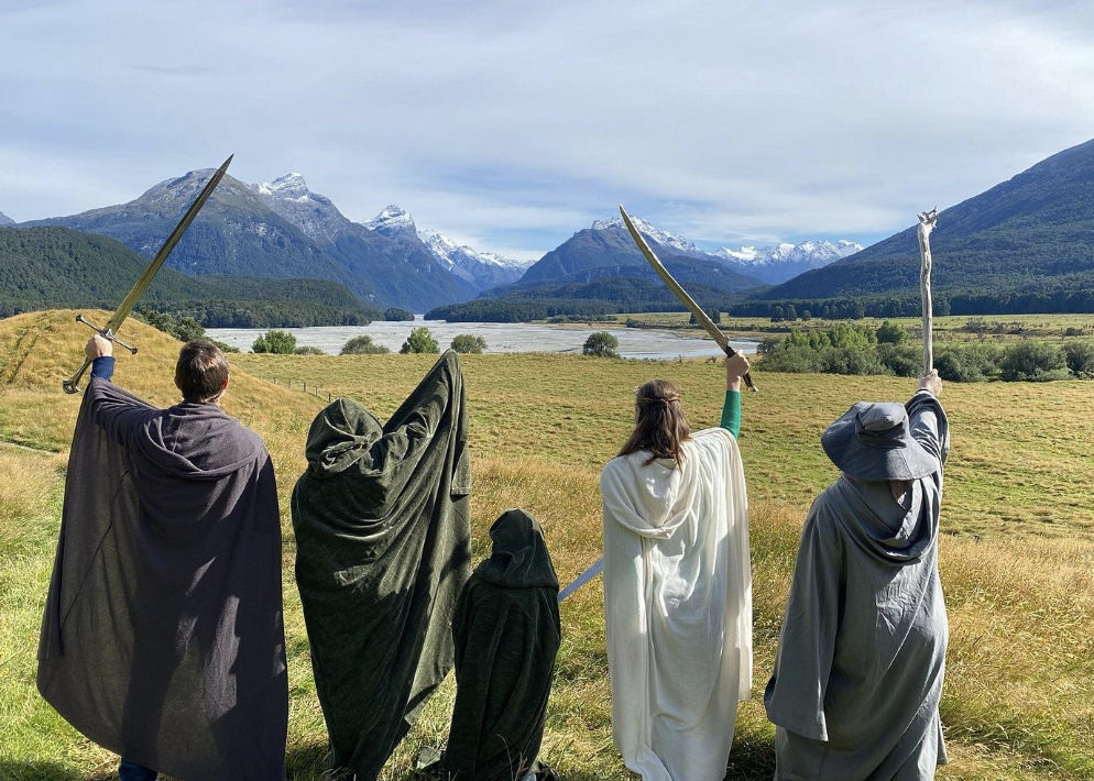 "The Lord of the Rings" Fan Pilgrimage Immersive Tour | English-speaking 10-Person Group with Refreshments | Queenstown