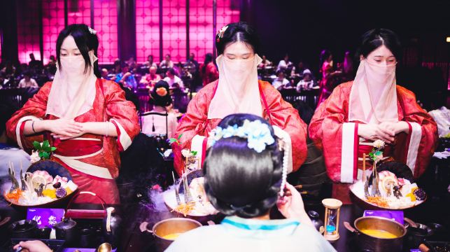 重慶禮宴巴國•沉浸式體驗千年前的宮廷君王享受盛宴（精品美食+舞蹈表演+古代服飾體驗）