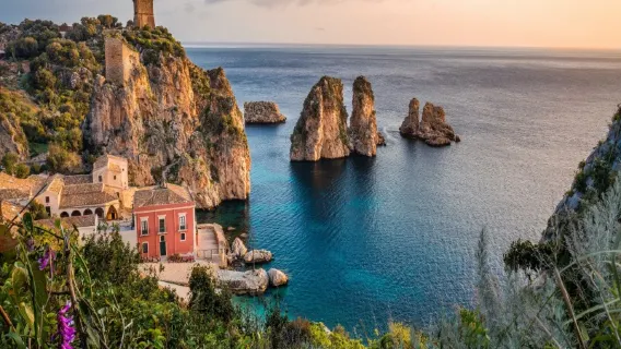 Order after consultation/Italy Sicili Palermo Catania Taormina Etna/airport/point-to-point car service/tour guide/driver/private car service