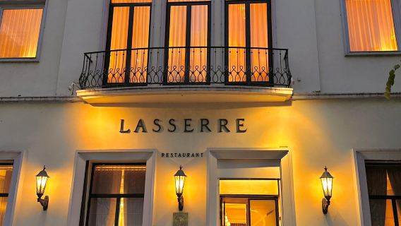 Paris Lasserre viral restaurant reservation service