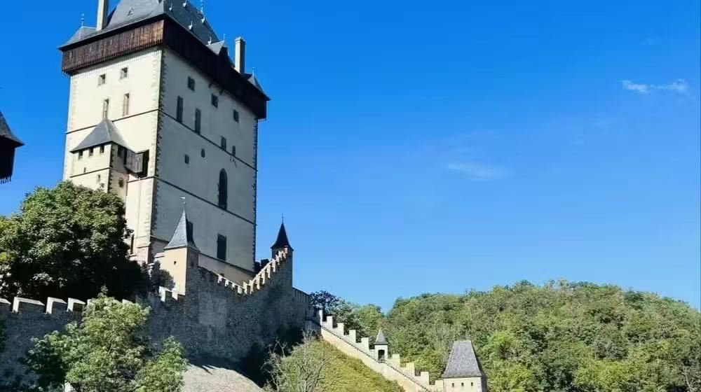 布拉格+卡爾施泰因城堡+聖維特大教堂【布拉格來回】