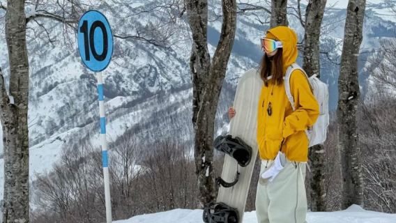 forfait de esquí para principiantes e intermedios en Yabuli + botas de esquí + esquís + bastones [transporte gratuito: estación oeste de Yabuli/estación sur/alojamientos y hoteles cerca de la estación de esquí]