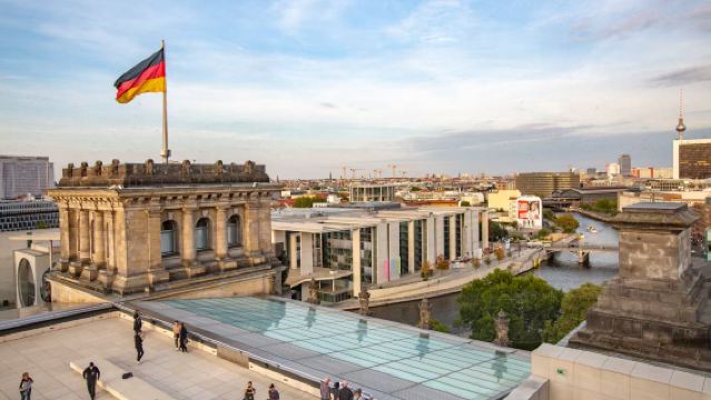 Lawatan sehari di Berlin, Jerman: Pulau Muzium + Bangunan Reichstag + Tugu Peringatan Yahudi Eropah yang Terbunuh