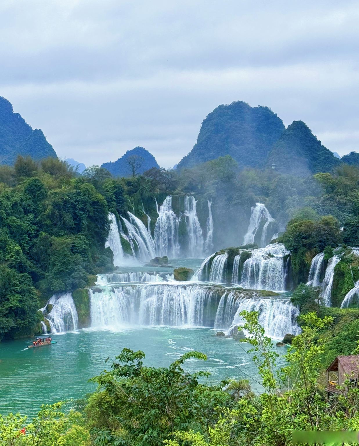 1-day tour to Detian Transnational Waterfall Scenic Spot + Mingshi Rural + Dongnayu Bay in Chongzuo, Guangxi - admission ticket not included