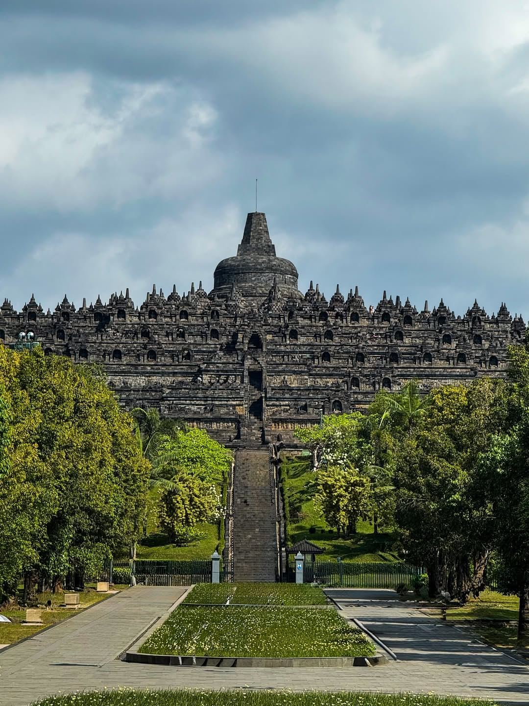 Excursión de un día a Borobudur, Palacio del Sultán, Palacio del Agua y Prambanan [grupo independiente, solo actividades]