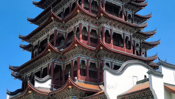 Xiangtan Qibaishi Memorial Hall + Tangxing Temple + Guanxiang Gate 1-day tour with English service available