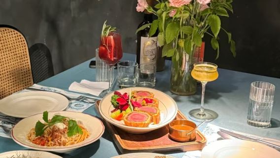 Chongqing Fierce Tiger Rose Garden Western Restaurant (Mountain City Ambiance + Rose Garden + Exquisite Western Cuisine + Premium Service)