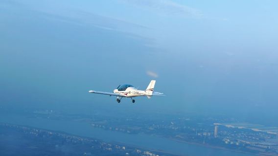 岳陽洋沙湖飛行體驗【俯瞰洋沙湖/洞庭湖+駕駛體驗+視訊拍攝】