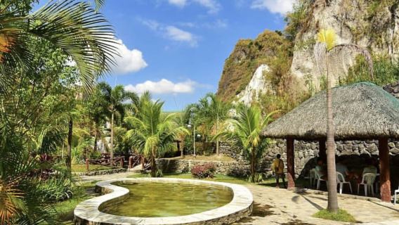 Excursión de un día a las termales de ceniza volcánica de Puning cerca de Manila