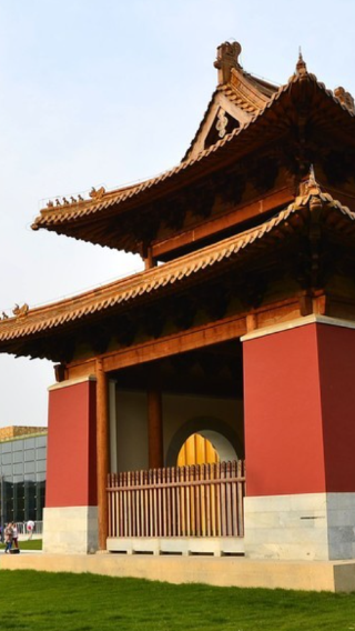 Nanjing Private Day Tour: Niushou Mountain + Grand Bao'en Temple + Qinhuai River Night View with Cruise