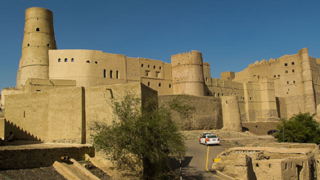1-day tour to Nizwa/Bahla Fort/Oman Across Ages Museum from Muscat