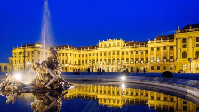奧地利維也納市區一日遊，飯店接駁