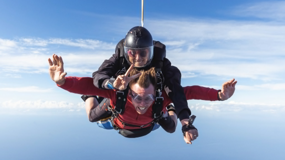 Saut en parachute à 15 000 pieds avec SkyOne Skydiving à Sydney Wilton [Transfert depuis le centre-ville | Vue panoramique sur les Blue Mountains | Vidéo et photos optionnelles | Instructeur professionnel]
