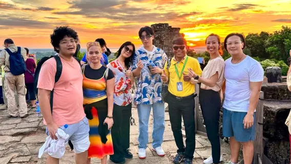 Featured tour with 7 reviews: Classic Angkor Wat Full Day with Sunset Private or Small Group Tour