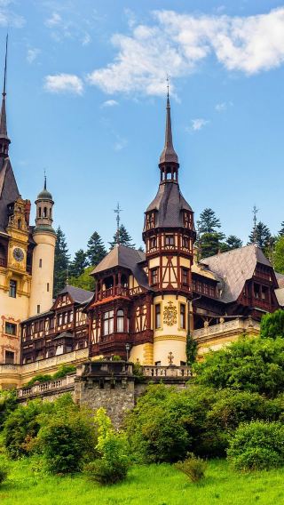 1-day tour to Bucharest, Dracula Castle, Bran Castle and Peles Castle