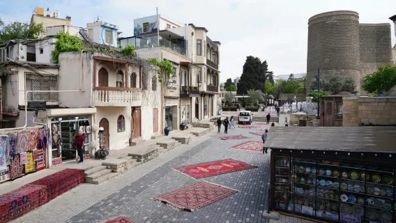 Baku Grand Discovery: 40+ Sights, Stories, Food & Wine