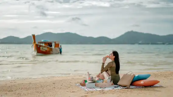 【普吉島長尾船包船】珊瑚島/ 蛋島 / 皇帝島，路線可選｜親子餵魚・情侶浮潛・網紅拍同款