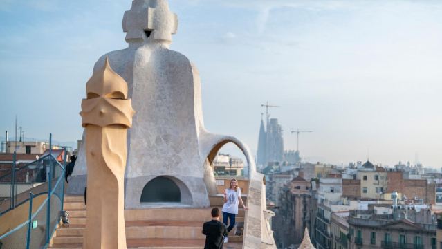 Fast track La Pedrera guided tour
