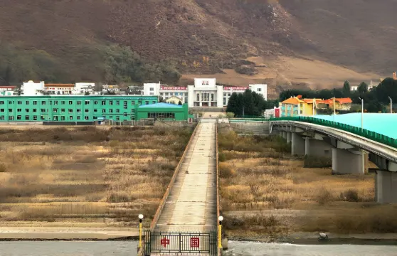 朝鮮族民俗園+圖們口岸+網紅牆一日遊【6人團+上門接+純玩】