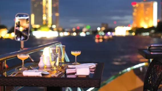 Horizon Dinner Cruise along the Chao Phraya River (By Shangri-La Hotel, Bangkok)