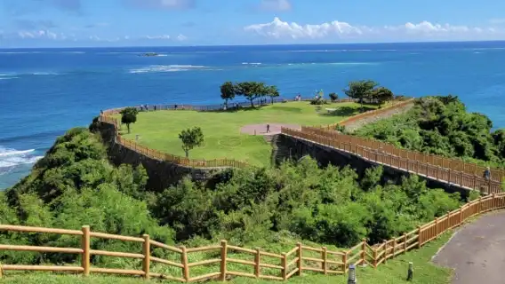 日本知念岬+沖繩世界文化王國+琉球玻璃村+波之上海灘一日遊