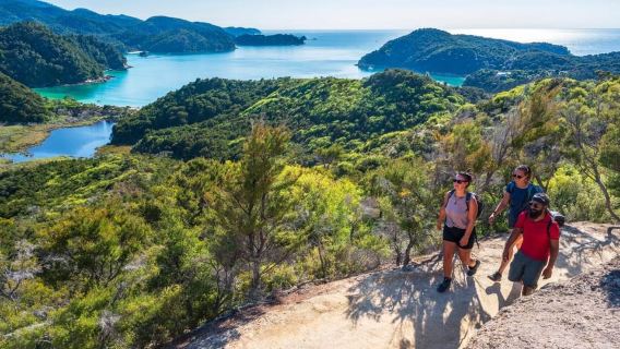 Marahau: Abel Tasman Kayaks Kayak and Walk