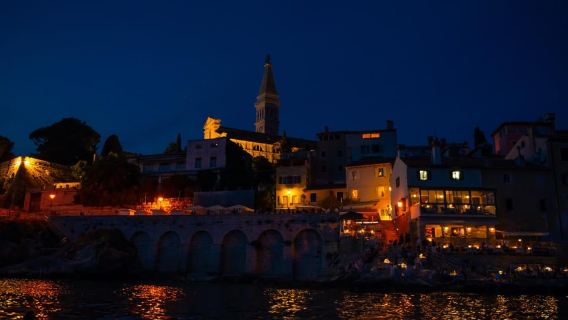 Rovinj: Luxury Old Town Night Cruise with Drinks