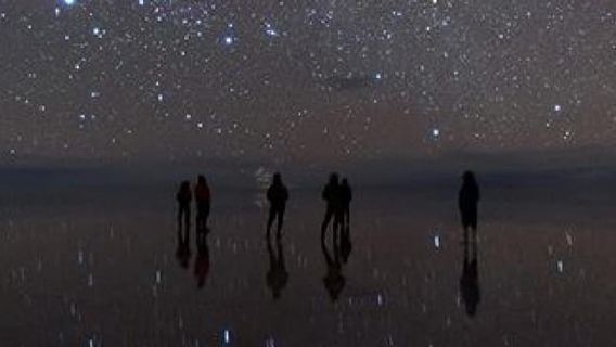 Uyuni: Night of stars + Sunrise on the Salar de Uyuni