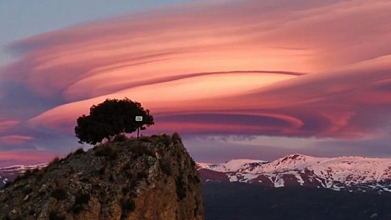 Sonnenuntergangswanderung und Gipfelbesteigung der Sierra Nevada mit Hund