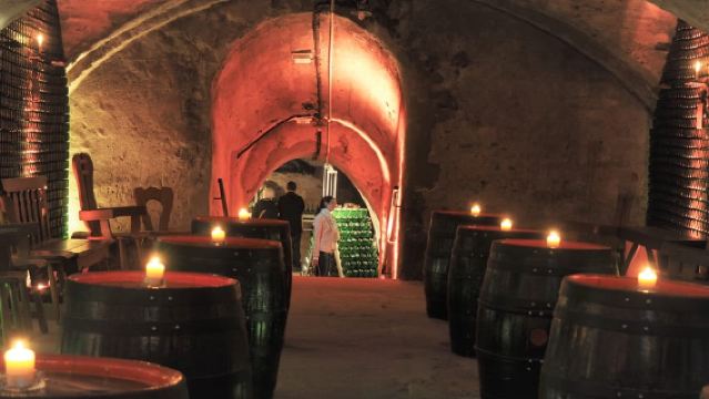 Koblenz: Sektmuseum mit historischen Kellergewölben inkl. 1 Glas Sekt