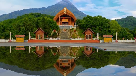 Hainan: Terrazze di riso di Yahu, tempio ancestrale Li e tour a piedi