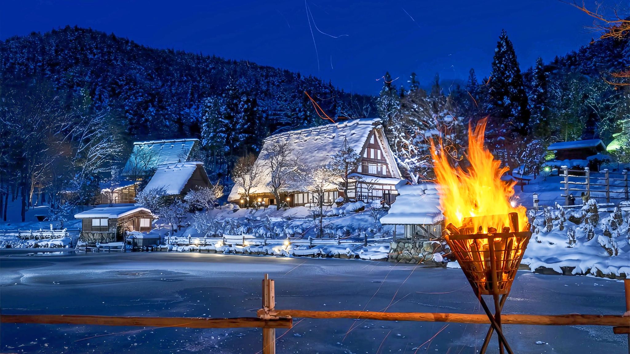 Tour di un giorno per famiglie con illuminazione al villaggio folkloristico Hida no Sato di Takayama e divertimento sulla neve a Bokka no Sato
