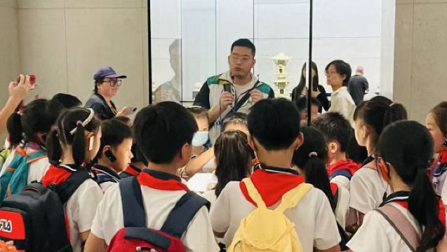 【單青銅館】上海博物館(東館)深度精緻導覽1.5H含耳機