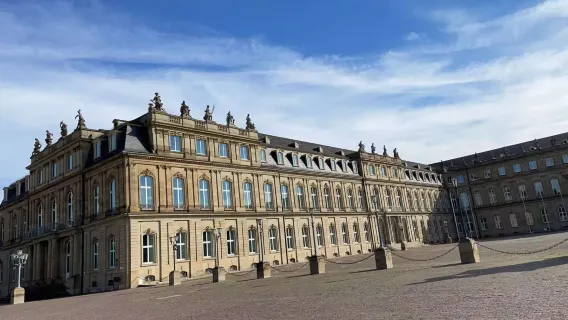 ساحة القصر + متحف شتوتغارت للفنون + ويلهيلما + بحيرة ماكس إيث