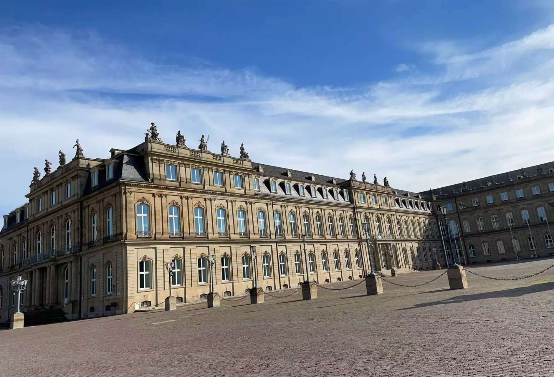 Palace Square + Kunstmuseum Stuttgart + Wilhelma - Zoological-botanical garden + Max-Eyth-See