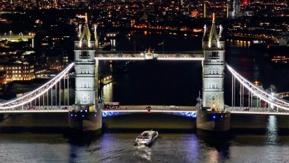 London: Pelayaran Malam Sungai Thames