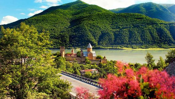 Tbilisi Private Tour to Kazbegi and Gudauri