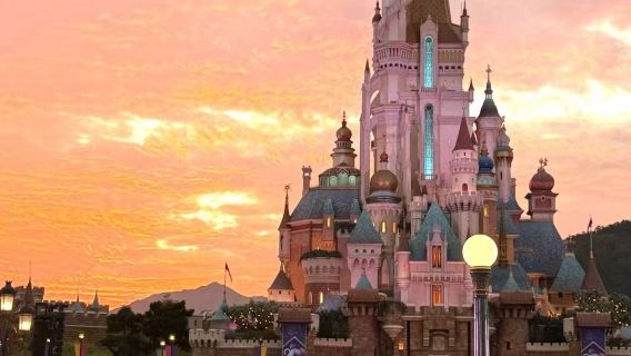 [Compte à rebours des feux d'artifice de Hong Kong Disneyland · Soirée festive jusqu'à minuit · Excursion à la journée en voiture avec chauffeur]