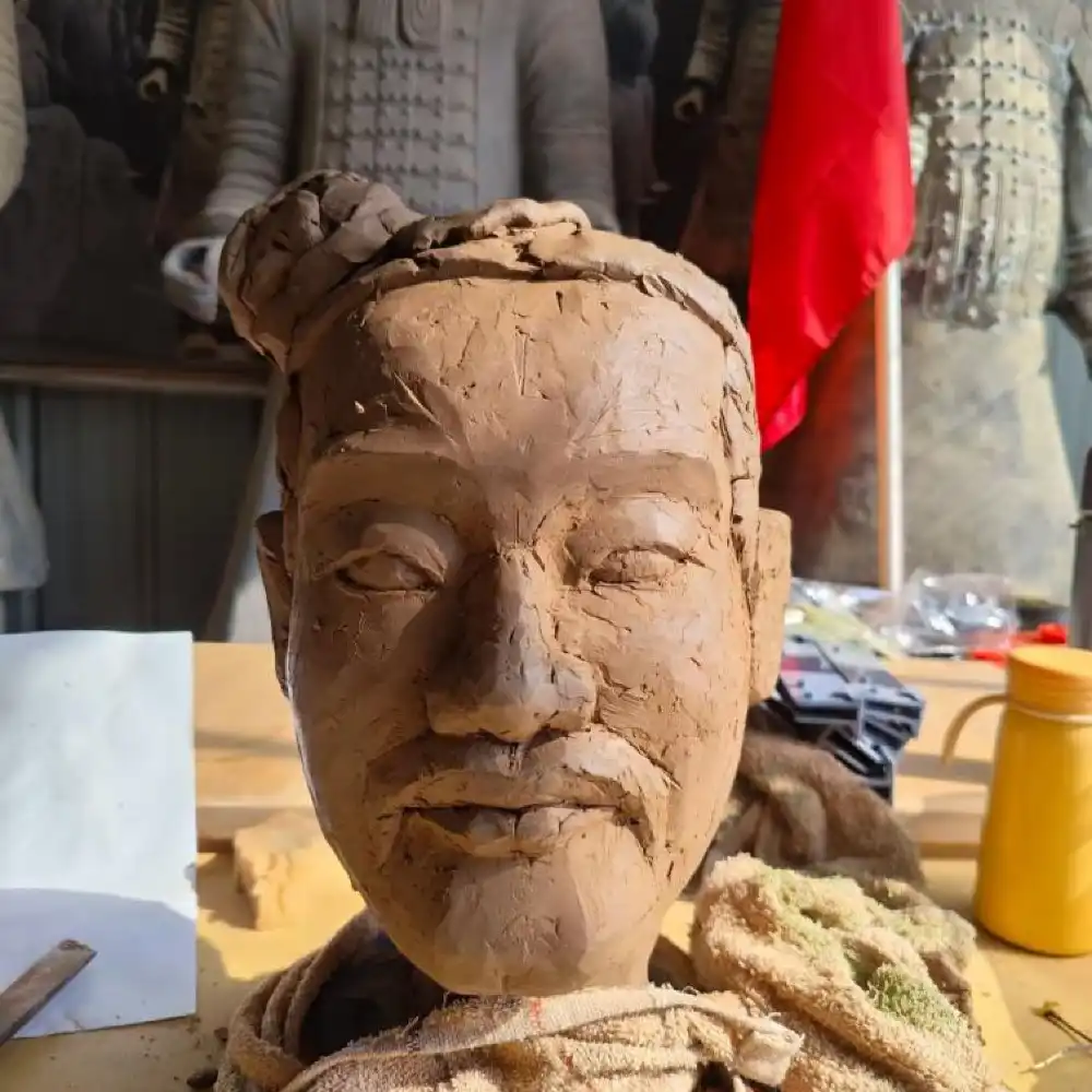 古代職人の魂を呼び覚ます：6D完全没入型テラコッタ制作体験 | Trip.com