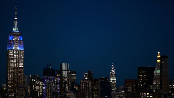 New York City Night Skyline Tour with Dumbo and Gantry Plaza